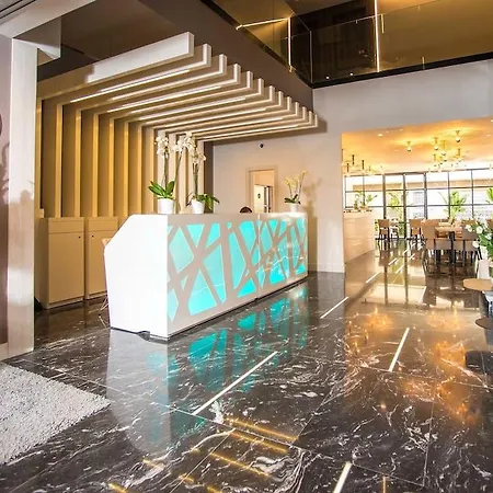 Arya Stadium Hotel 3*