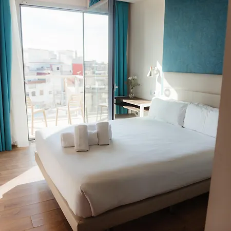 Arya Stadium Hotel 3*