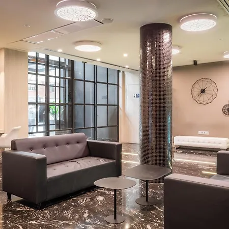 Arya Stadium Hotel 3*