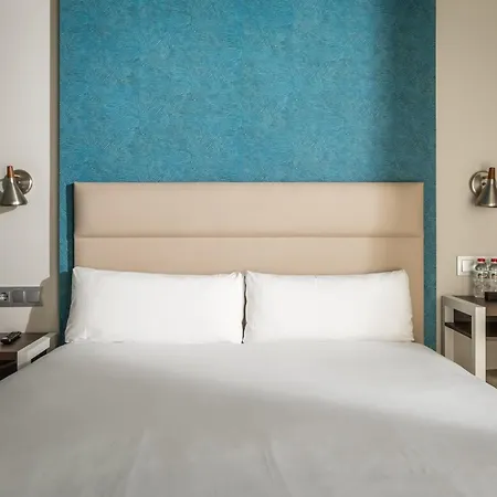 Hotel Arya Stadium 3*