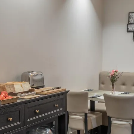 Arya Stadium Hotel 3*
