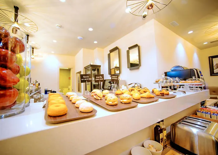 Отель Arya Stadium 3*