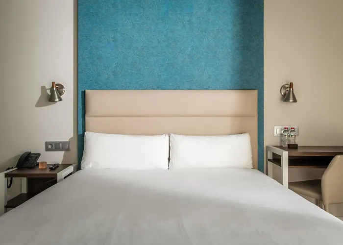 Отель Arya Stadium 3*