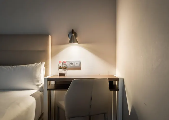 Отель Arya Stadium 3*