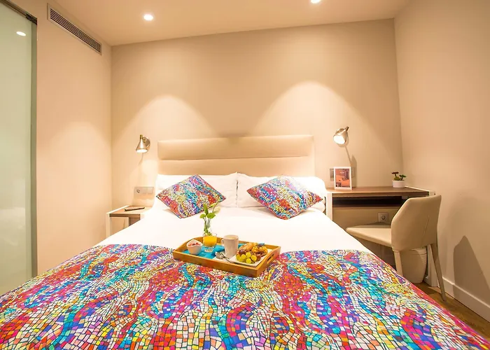 Arya Stadium Отель 3*