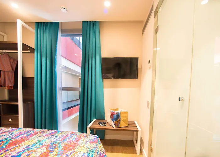 Arya Stadium Отель 3*