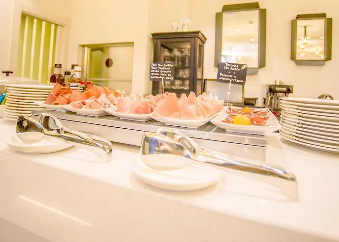 Отель Arya Stadium