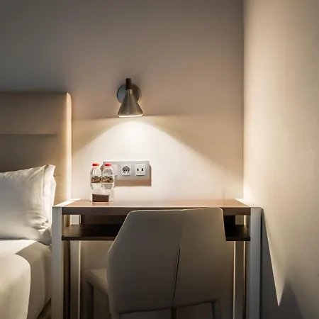 호텔 Arya Stadium 3*